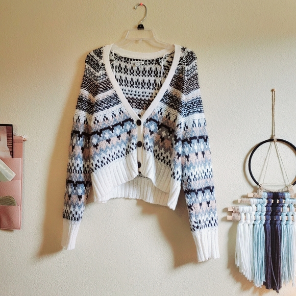 American Eagle Outfitters Sweaters - American Eagle Crop Button Up Cardigan